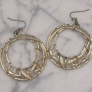 Elegant Gold Hoop Earrings